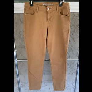 New women’s Old Navy mid-rise Rockstars (12 Reg)